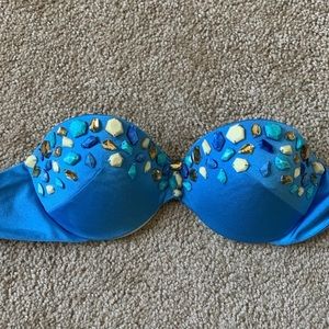 Victoria’s Secret bikini top